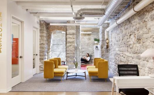 青島翻譯公司100平現代簡約辦公室裝修效果圖